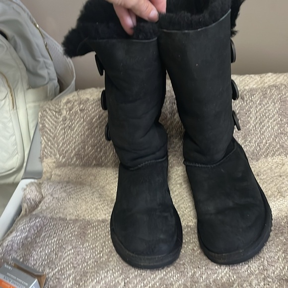 Tall UGG Boots in excellent condition - Picture 2 of 7